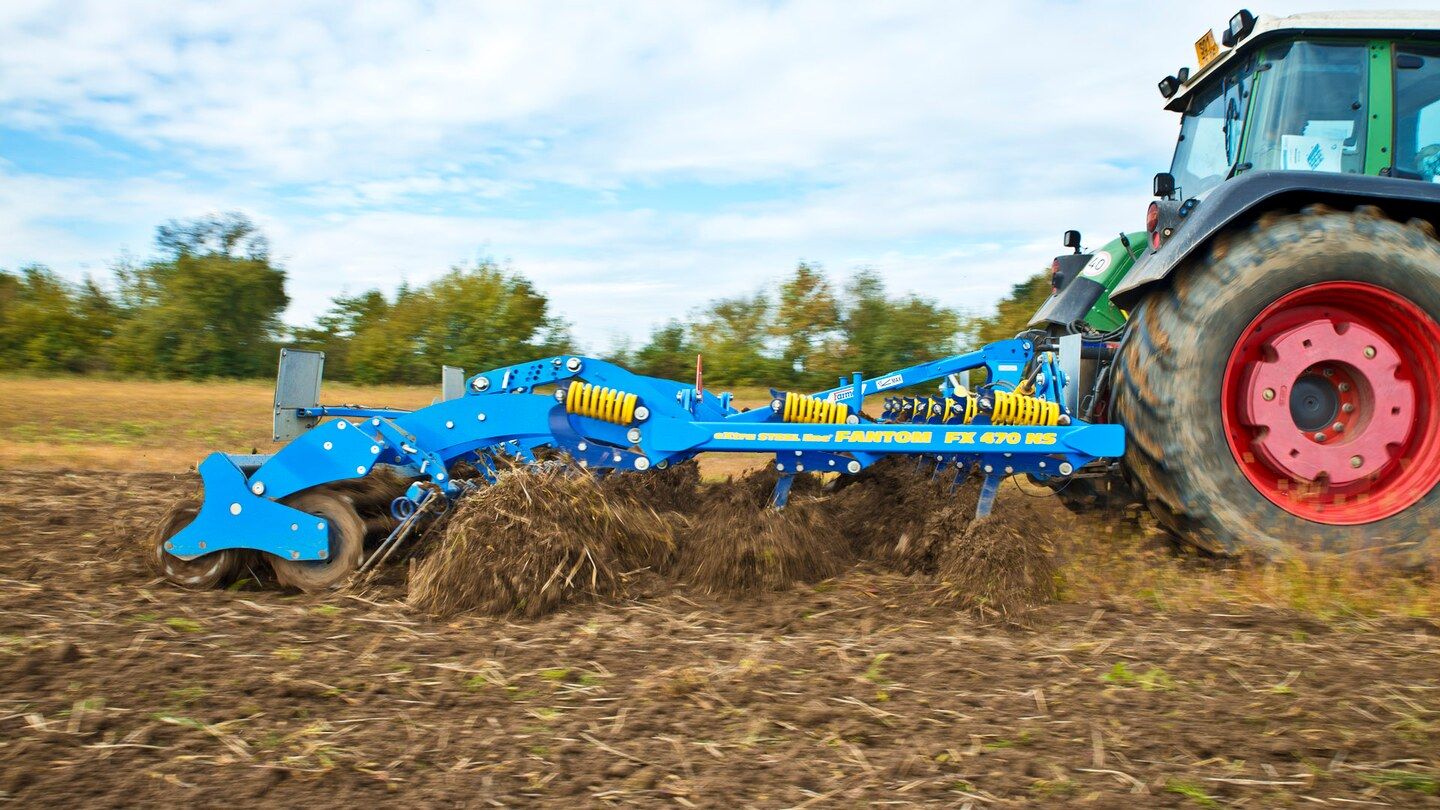 Fantom ns - cultivateur agricole - farmet a.S - largeur de travail 3000 à 4700 mm_0