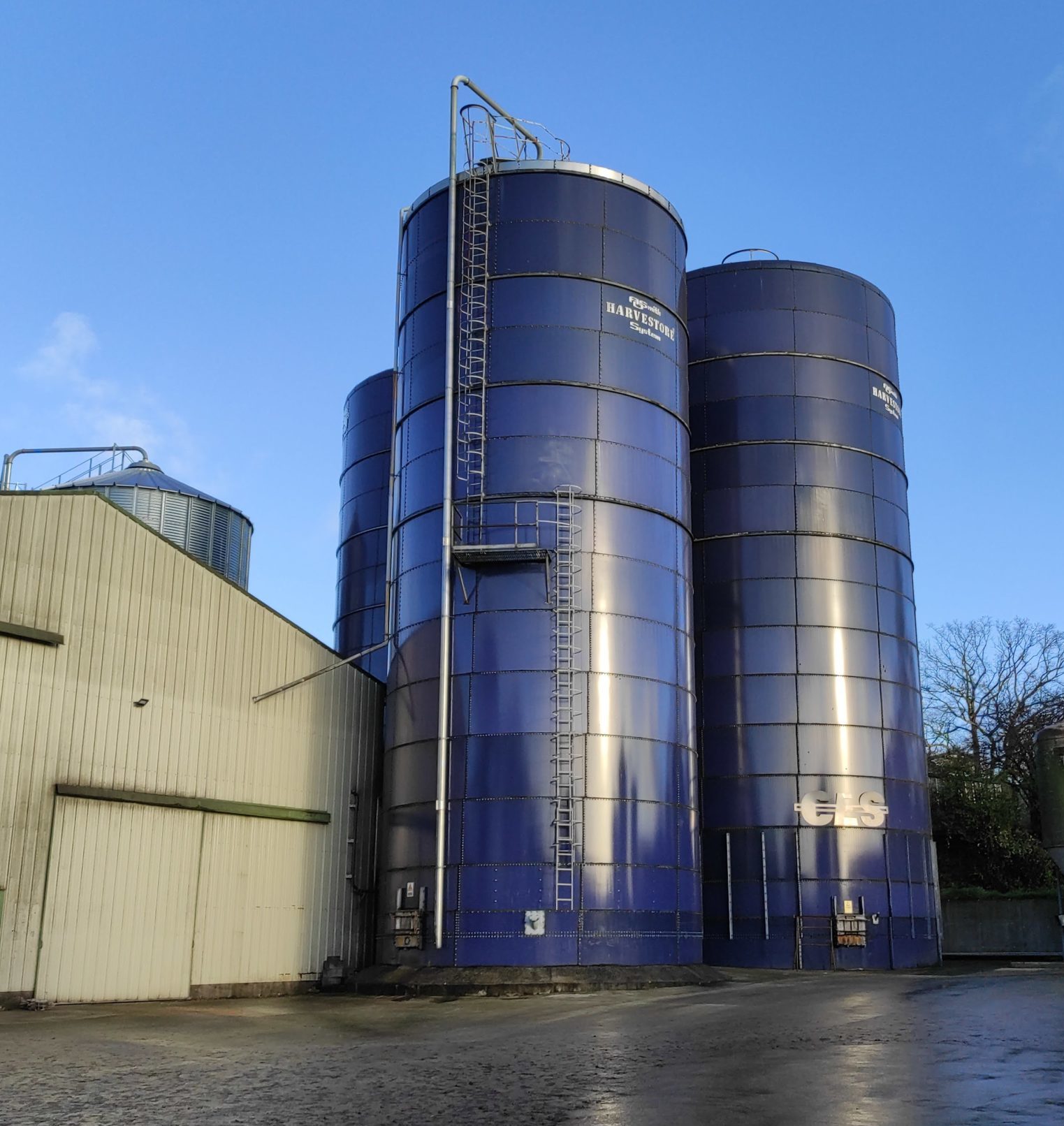 Silo-tour pour la conservation du maïs en inertage avec Charente Elevage Service - Solution de stockage_0