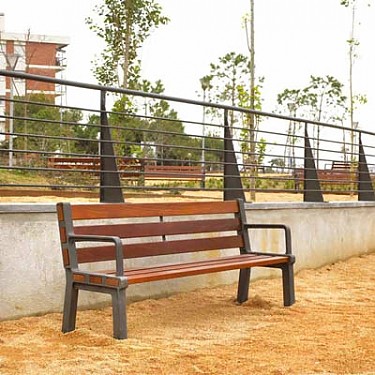 banc public en bois et fonte