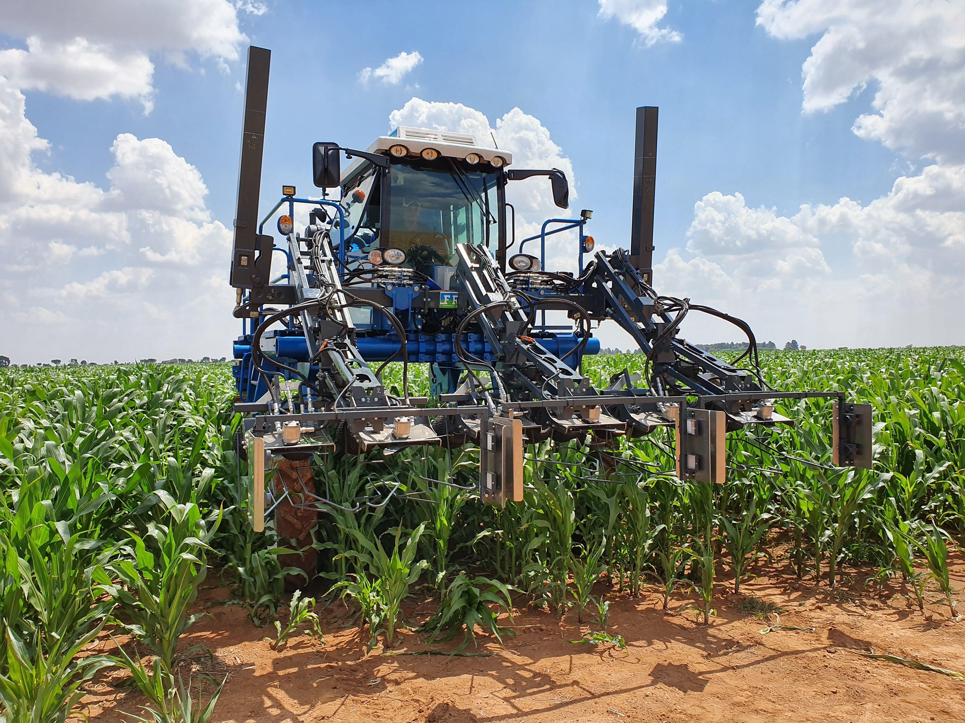 Falcon 140 - Tracteur enjambeur Frema - moteur Deutz 138 cv - 4 roues motrices avec système d'antipatinage_0
