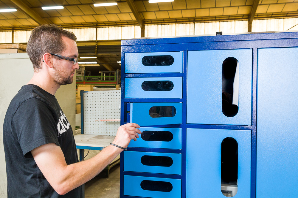 Distributeur automatique sécurisé LockerBox - gestion de matériel informatique et traçabilité fiable_0