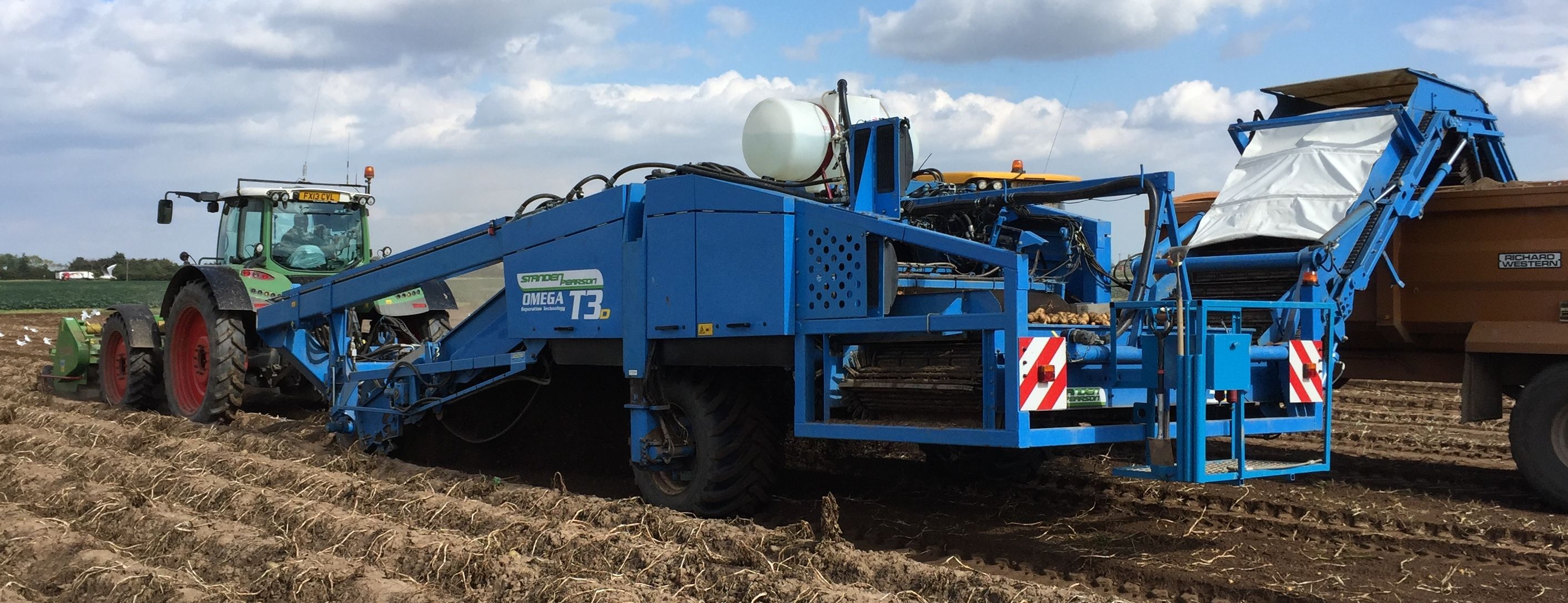 Récolteuse Standen T3 - Standen Engineering Ltd - 200 ch - Arracheuse 3 rangs à haut rendement_0