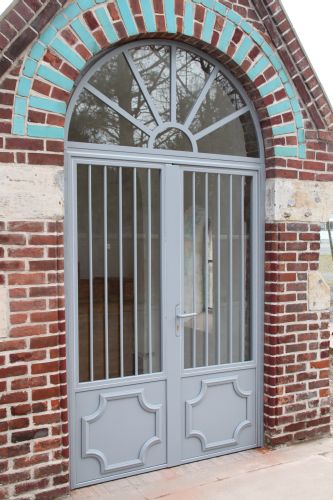 Chappelle - Portillon en aluminium droit avec verre sécurit et soubassement en tôle pleine_0