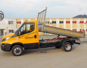 Camion benne double cabine à louer, charge utile 700 Kg, pour le transport de matériaux et l'évacuation de déchets_0