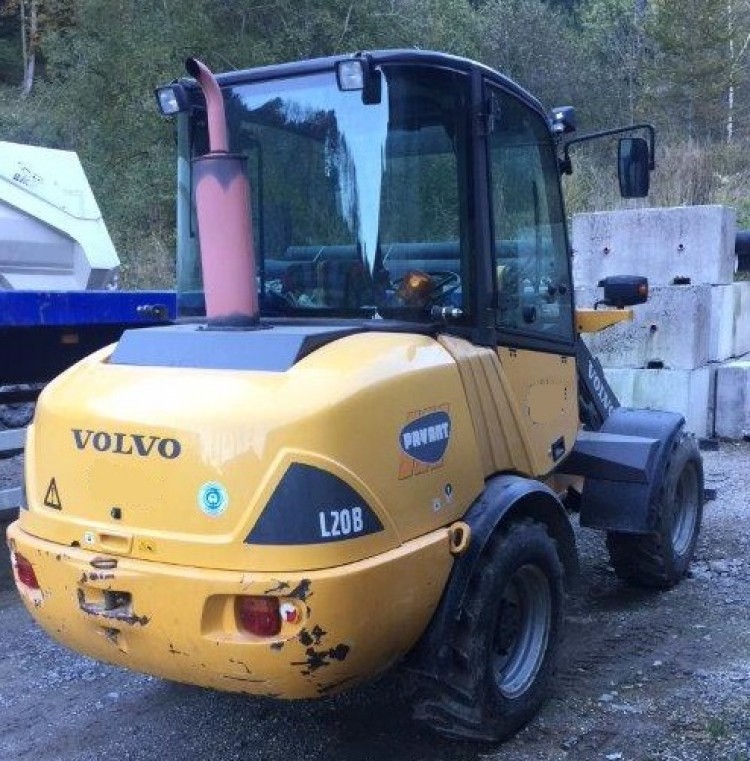 Chargeur/pneus gamme compacte volvo l20b_0