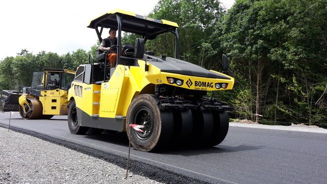 Bw 28 RH Rouleau à pneumatiques - Bomag - poids 8500 kg - Largeur de travail 2042 mm_0