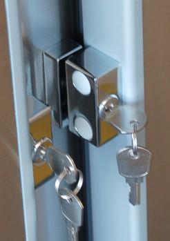 Fermeture à clef pour porte ou tiroir - 340143_0