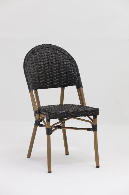 Chaise de terrasse AUBER - tressage noir - structure aluminium couleur rotin - empilable et légère_0