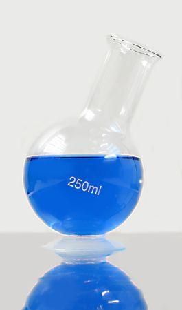 BALLONS FOND ROND COL LONG ÉTROIT EN VERRE BOROSILICATÉ 3.3 250 ML  - LELABORANTIN - 713333TS