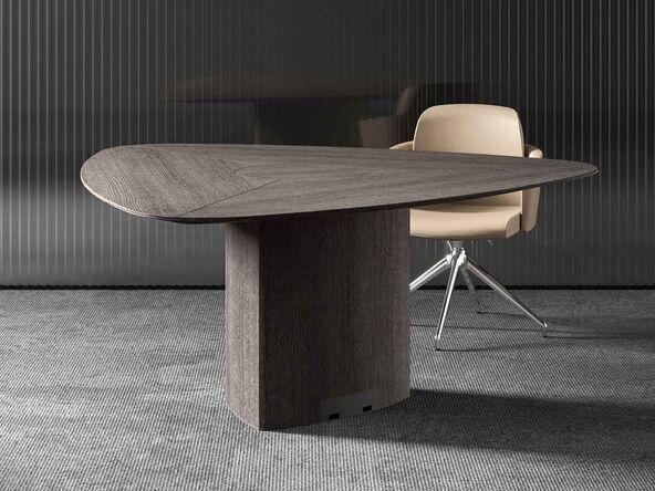 Table de réunion triangulaire en placage de bois - Dimensions L179xP171xH75 cm - Pour 6 personnes_0