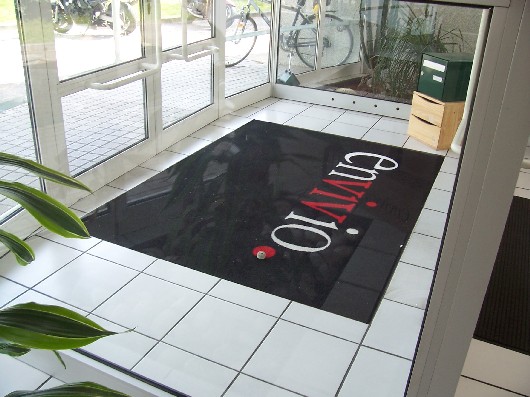 Tapis logo sur mesure - Paillassons personnalisés en fibres nylon ou polyamide torsadées pour entreprises_0
