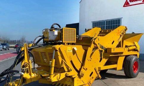 DV-3 Epierruse - Ramasseuse agricole Triginer - Largeur de travail 1,9 m - Décharge au sol, capacité 3 m³_0