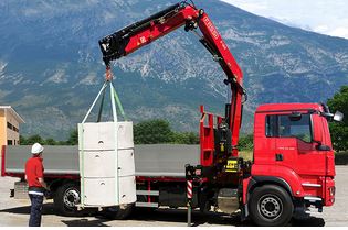 Grue auxiliaire Fassi F185A XE-Dynamic - Moment 18,3 tm, bras jusqu'à 22,55 m, rotation 416°_0