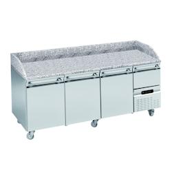 METRO PROFESSIONAL Table à pizza, 3 portes, roulettes pivotantes, R290, 369 litres, - acier 11106323-ANZ_0