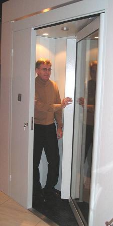 Porte unipersonnelle B620 - dispositif anti-retour et structure monobloc en acier_0