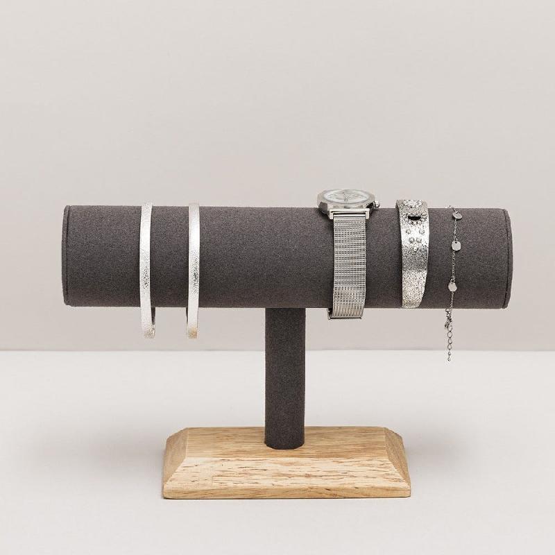 Présentoir bracelets rond sur pied en bois et suédine gris Ø5cm 23x14,5 cm_0