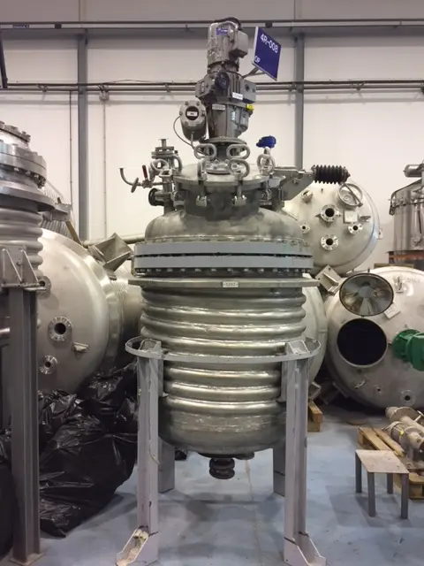 Réacteur en acier inoxydable 800 litres avec agitation et demi tige d'occasion - référence                        :                         c3717_0