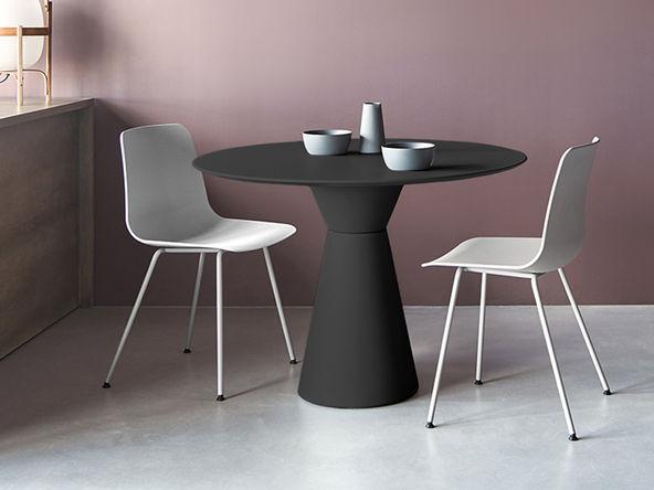 Table polyvalente Essens avec plateau en MDF laqué et piètement en polyéthylène recyclable_0