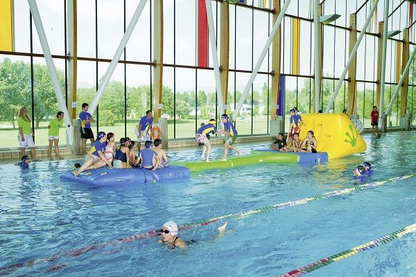 Parcours aquatique gonflable Wibit AquaDuel - modulable et adaptable pour piscines et plans d'eau_1