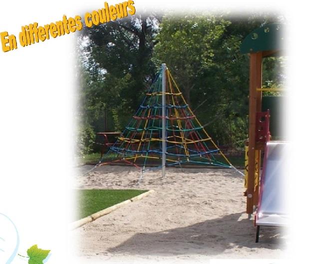 Jeu pyramide 3 m avec diamètre 4.5 m_0