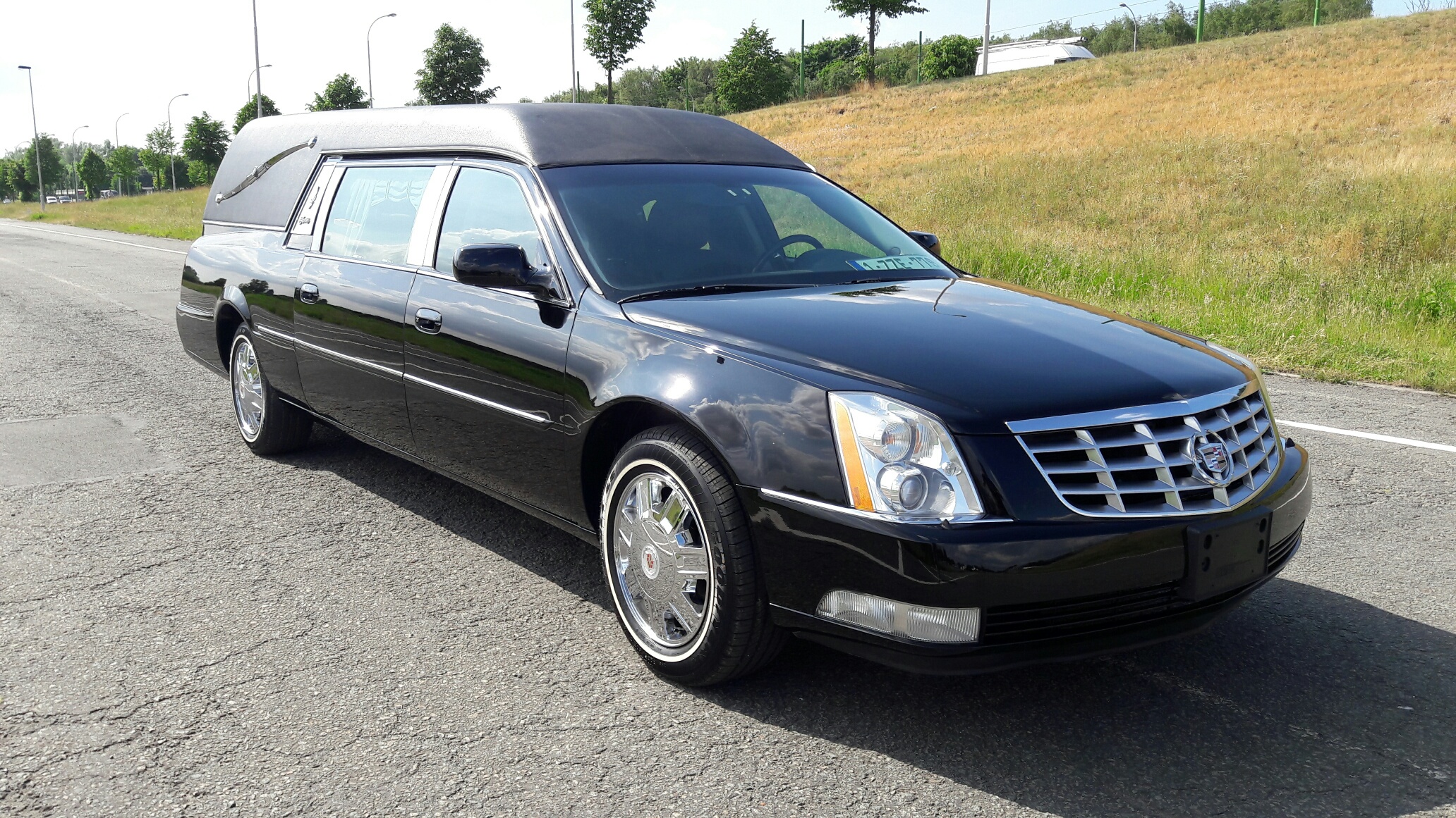 2008 cadillac dts superior corbillard voiture funéraire américaine_0