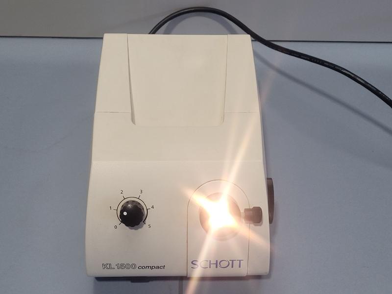 Source de lumière froide SCHOTT KL1500 COMPACT_0