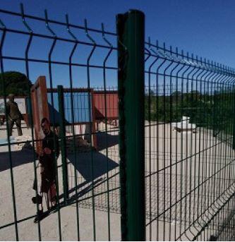 Poteau acier galvanisé h renforcé à encoches_0