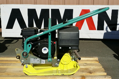 Plaque vibrante APF 1240 - marque Ammann - moteur essence Honda - 70 kg_0