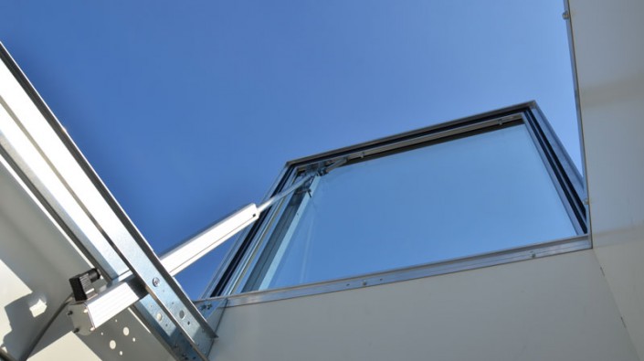 Lanterneau ecofeu premium alu 110 sce / sur costière en acier galvanisé / double vitrage_1