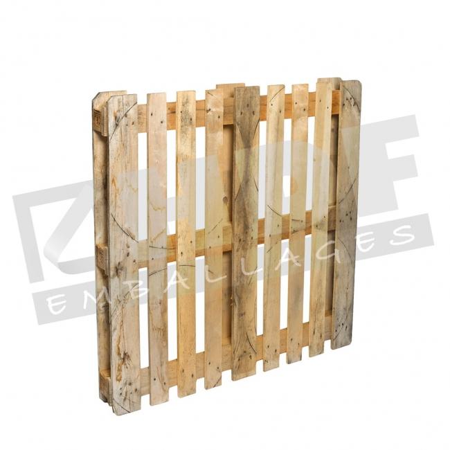 Palette en bois d'occasion 3 semelles Cp 3 pour l'industrie de la chimie - Dimensions 1140×1140 - Charge max.1000 kg_0