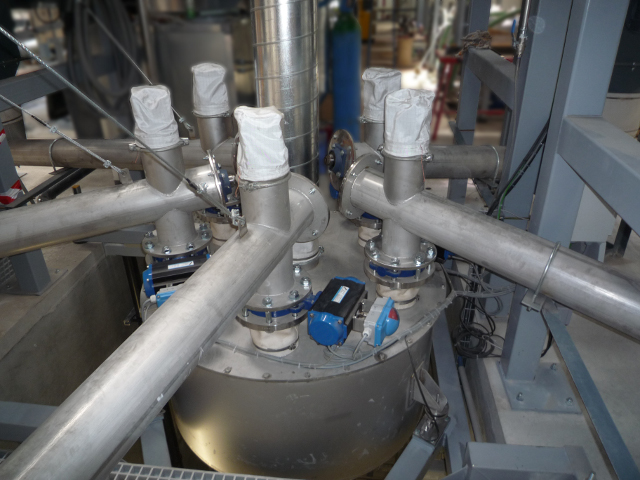 Station de dosage - Doseur industriel pour poudres - Dosage pondéral ou batch avec trémie peseuse_0