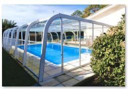 Abri de piscine haut asymétrique Modulo - structure fixe en aluminium - panneaux transparents_0