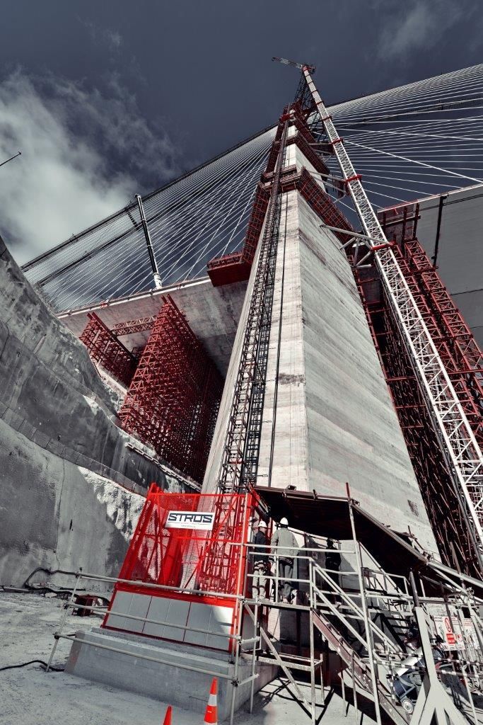 Ascenseur de chantier pour personnes et matériel - NOV 2032 UP - Charge utile 2000 kg - Vitesse jusqu'à 90 m/min_0