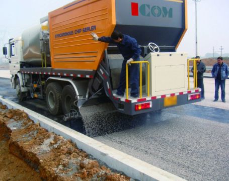 ZQZ5311TFC / ZQZ5250TFC / ZQZ5160TFC - Gravillonneurs synchrones IKOM - Poids total 16 000 à 31 000 kg - Haute efficacité de construction et étanchéité grande vitesse_0