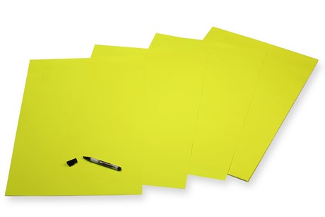 AFFICHE FLUO JAUNE 60 X 80 CM (VENDU PAR 20)