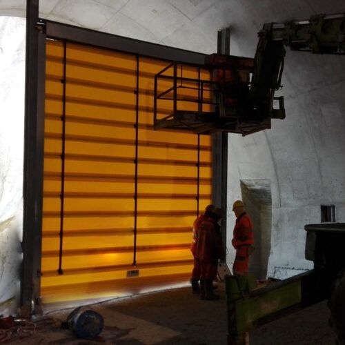 Porte rapide industrielle coupe-fumée pour environnements extrêmes - VertiGO Fire_0