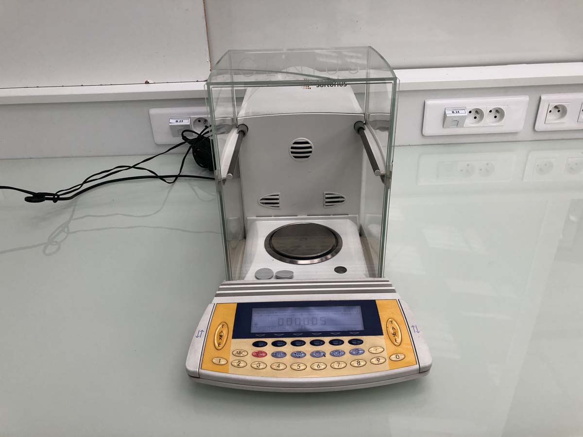 Balance analytique de laboratoire pharmaceutique d'occasion - sartorius me215s - p21091249_0