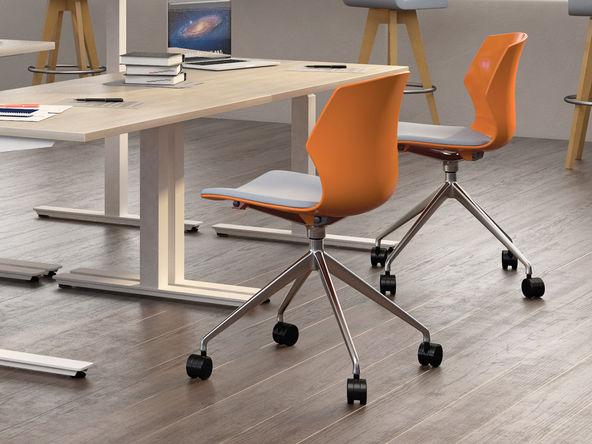 Fauteuil de bureau ergonomique Grabb - piètement pyramidal à roulettes chromé - 3 finitions de pied - 7 coloris de coque - Garantie 5 ans_0