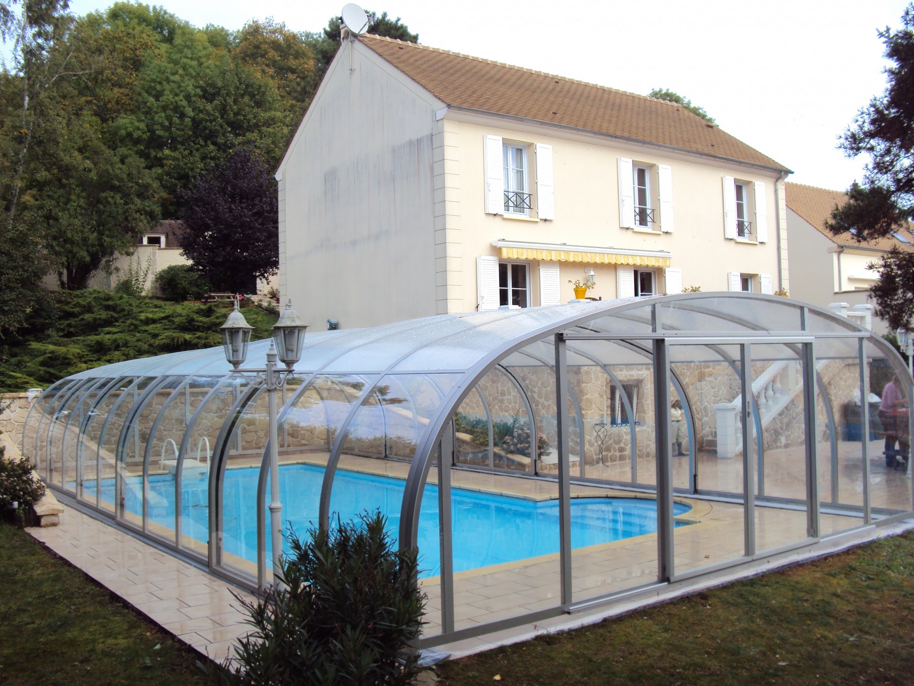 Abri piscine haut prestige - télescopique en aluminium et polycarbonate - fabrication française, motorisation disponible_0
