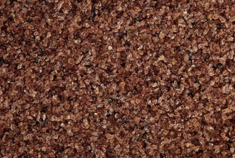 Garnet : abrasif minéral idéal pour nettoyer et décaper les dépôts tenaces_0