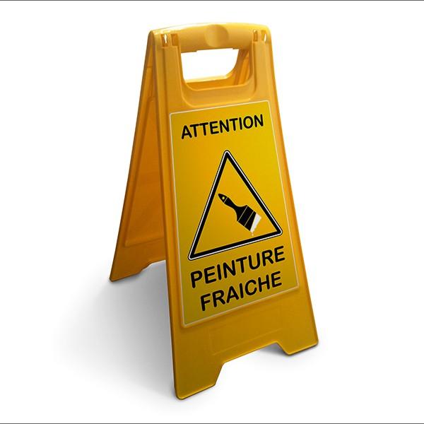 Chevalet Attention Peinture Fraiche Fond Jaune