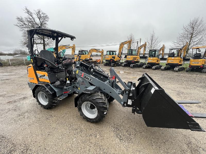 Giant G2300 X-TRA HD - Chargeuse sur pneus compacte haute performance - 2024 - 2 200 kg de levage_0