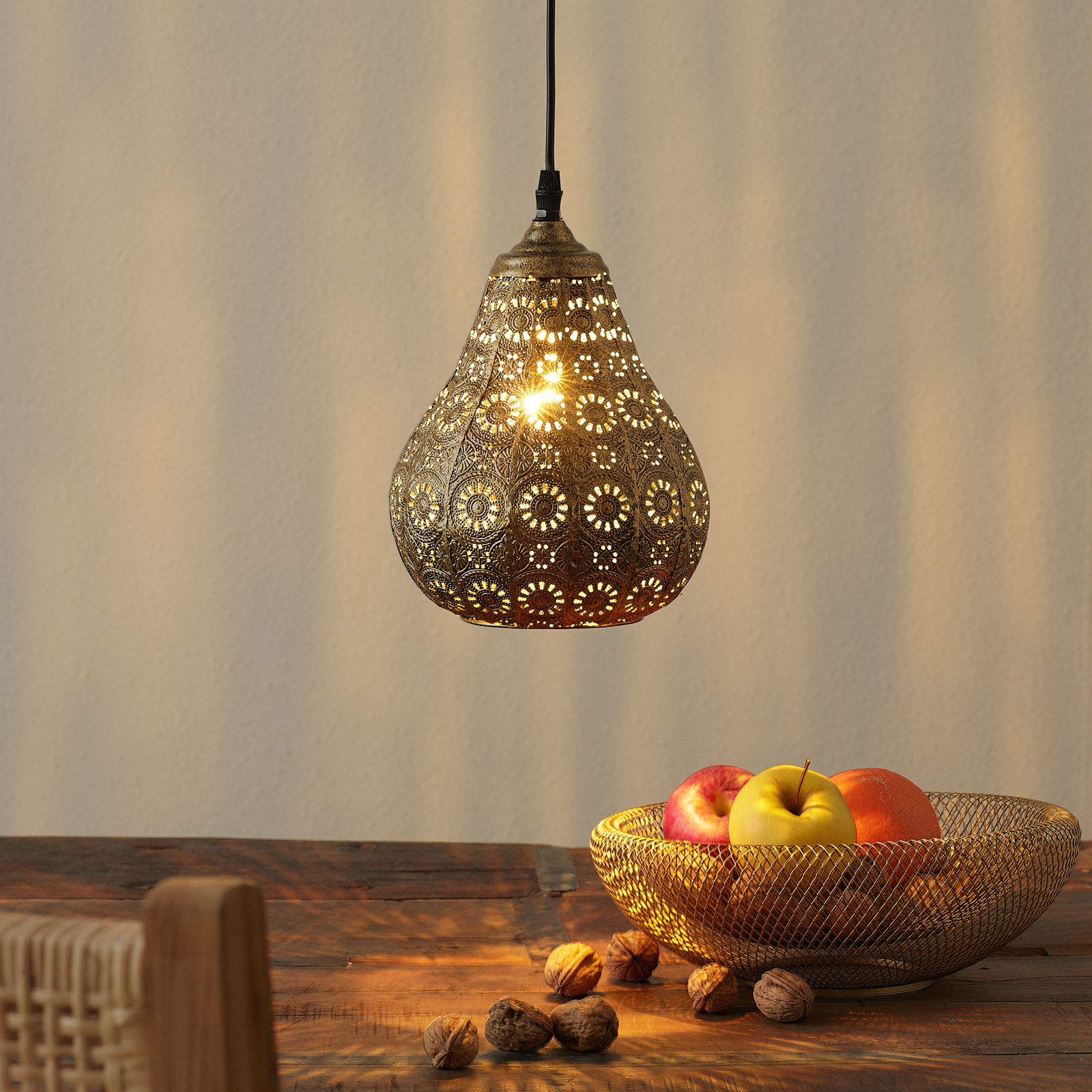 TRIO LIGHTING SUSPENSION JASMIN ORIENTALE, LAITON ANCIEN
