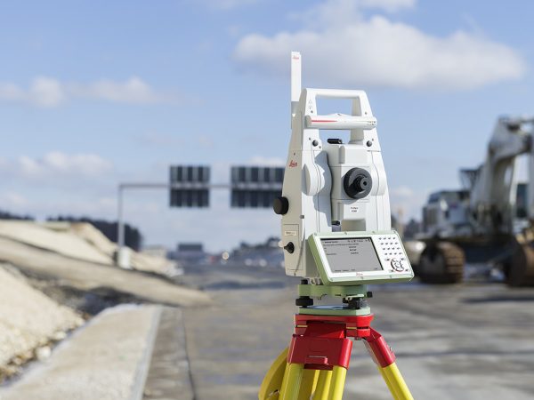 Station totale robotisée évolutive Leica TS13 - Logiciel Captivate - Portée 500m_1