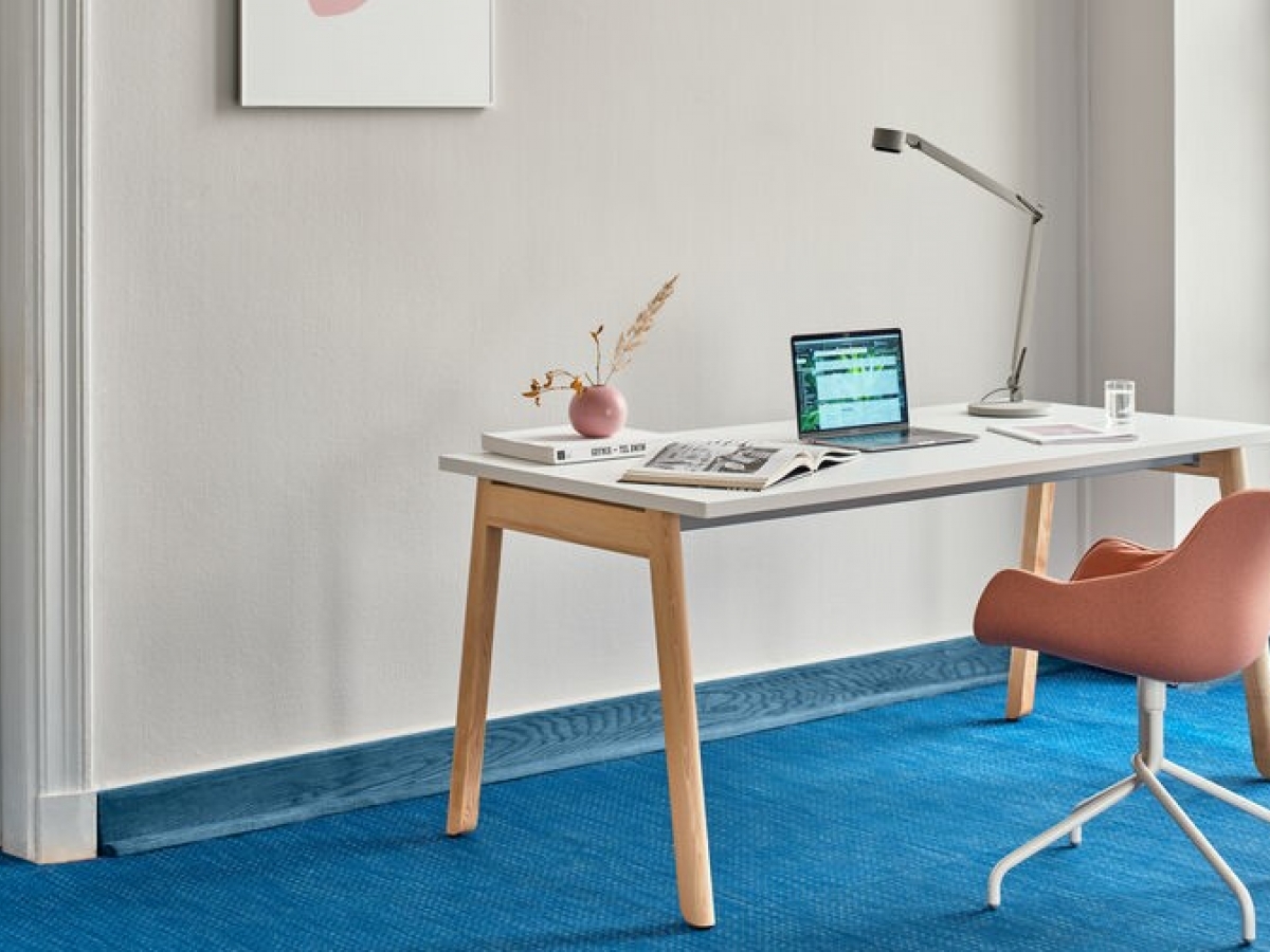 Bureau administratif simple et double - OGI B - Design scandinave avec pieds en frêne naturel et options ergonomiques_0
