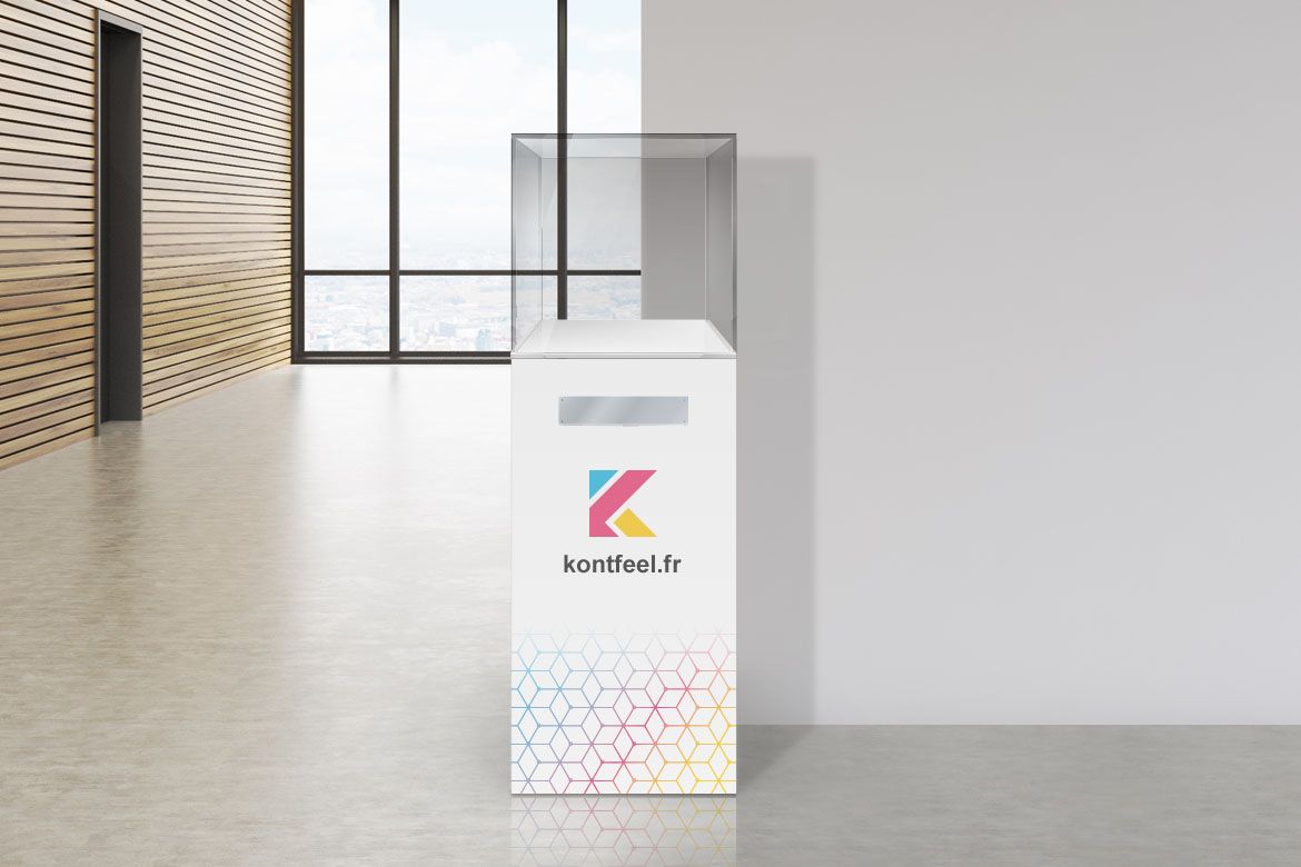 Stèle - meuble présentoir - Kontfeel - en plastique ou métal avec vitrine et éclairage LED_0