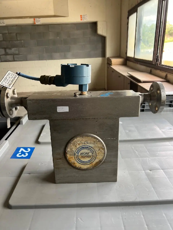Débitmètre à effet coriolis micro motion f100s atex dn25 d'occasion_299_0