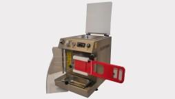 Hachoir réfrigéré compact HR 82 VH - Système innovant pour steaks hachés de 95 à 195 g - Ergonomie et hygiène optimales_0