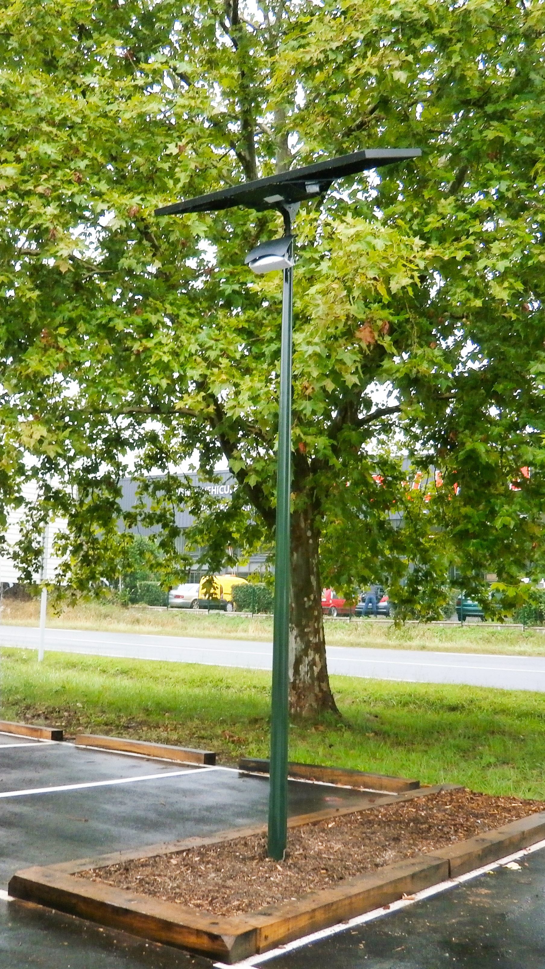 Smartlight - Luminaires d'éclairage public solaire LED 4 à 8 mètres, autonome et performant_0