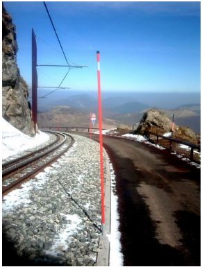 Piquet de neige en polycarbonate résistant aux températures jusqu'à -35°C - STI Balisage routier_0